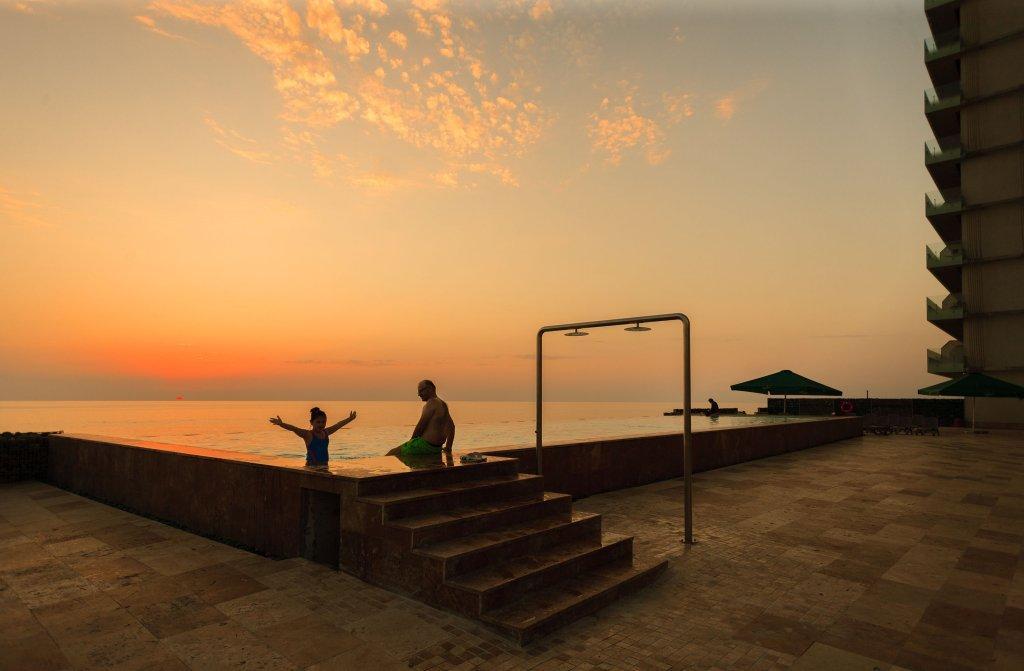 Miramare Magnetic Beach Hotel Kobuleti Exterior photo